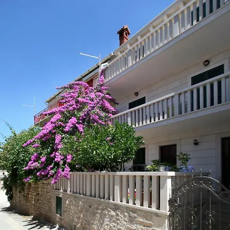 Iskra * Povlja (Brac)